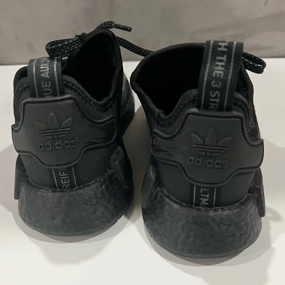 Adidas NMD R2 PK Triple Black‎